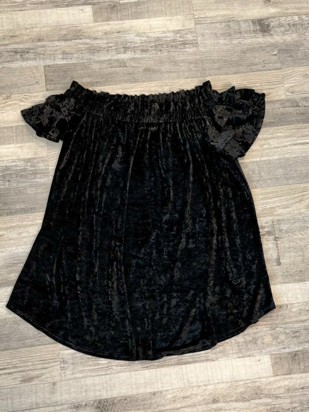Umgee black velvet off shoulder blouse short sleeve size large B23